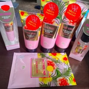 NEW Women's Hibiscus Rose Facial Set w/ Body Scrub